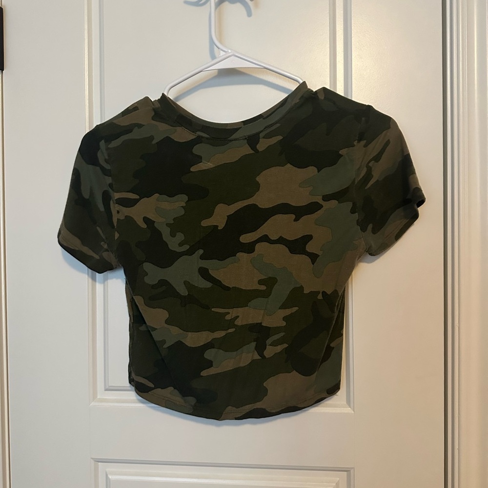 M - Green, dark green, and brown camo cropped shirt